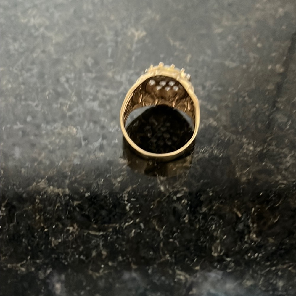 Elegant Gold and Silver Ring - Picture 2 of 4